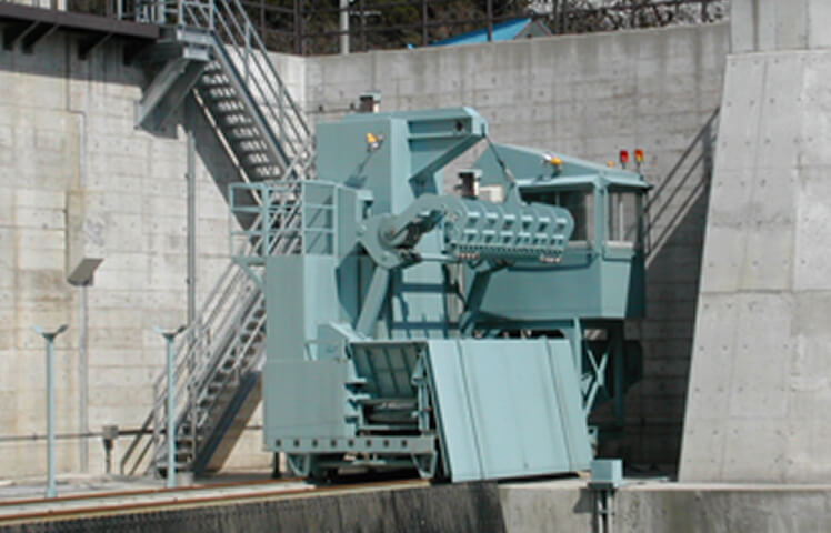 水力発電所取水口除塵機
